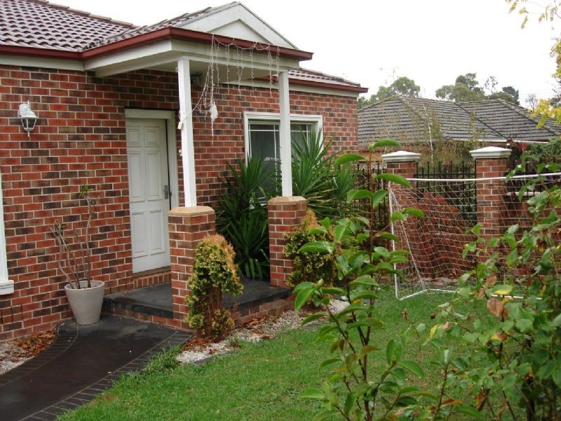 1/2 Owen, Mitcham VIC 3132