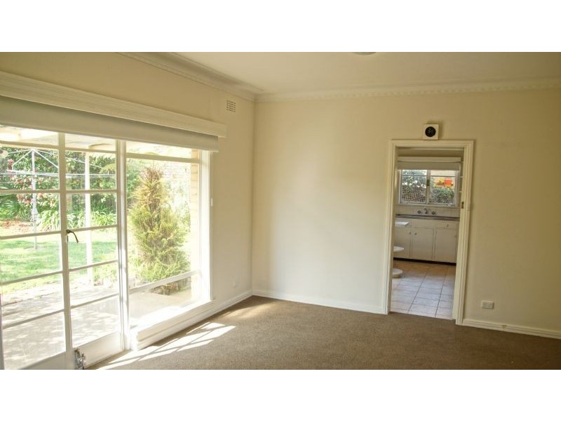 33 Malcolm Street, Blackburn VIC 3130