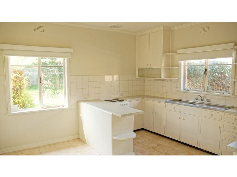 33 Malcolm Street, Blackburn VIC 3130