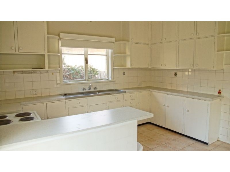 33 Malcolm Street, Blackburn VIC 3130