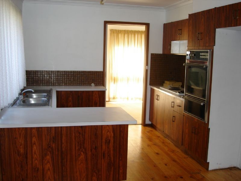 2/69 Middleborough Road, Burwood VIC 3125