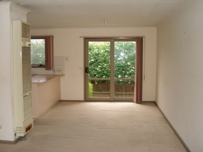 2/10 Linden Street, Blackburn VIC 3130