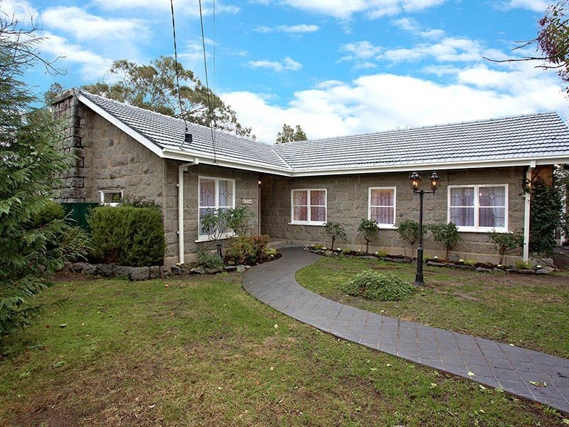 19 Service Road, Blackburn VIC 3130