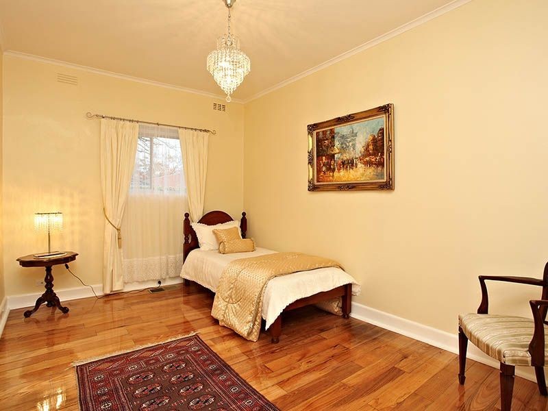 19 Service Road, Blackburn VIC 3130