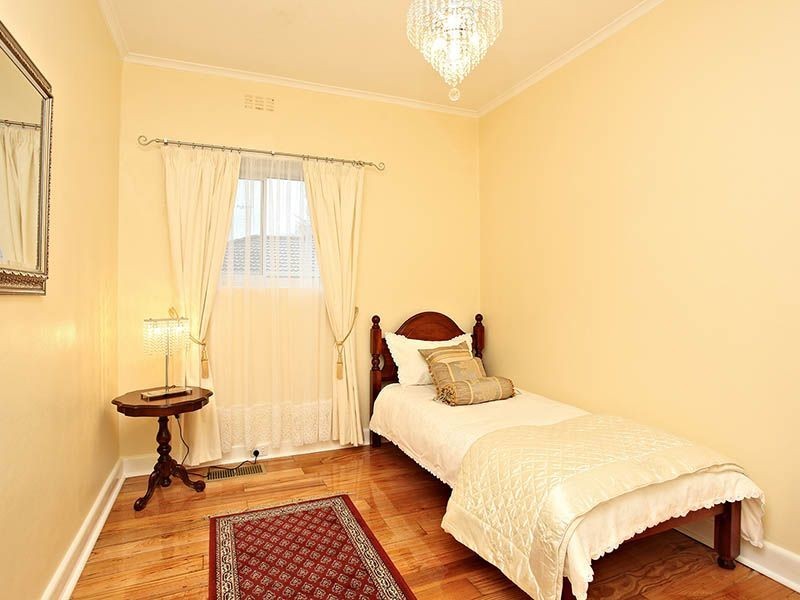 19 Service Road, Blackburn VIC 3130