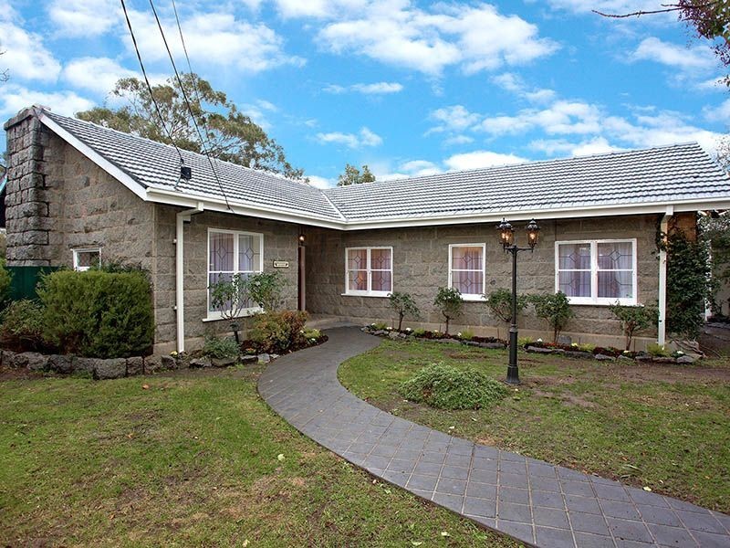 19 Service Road, Blackburn VIC 3130
