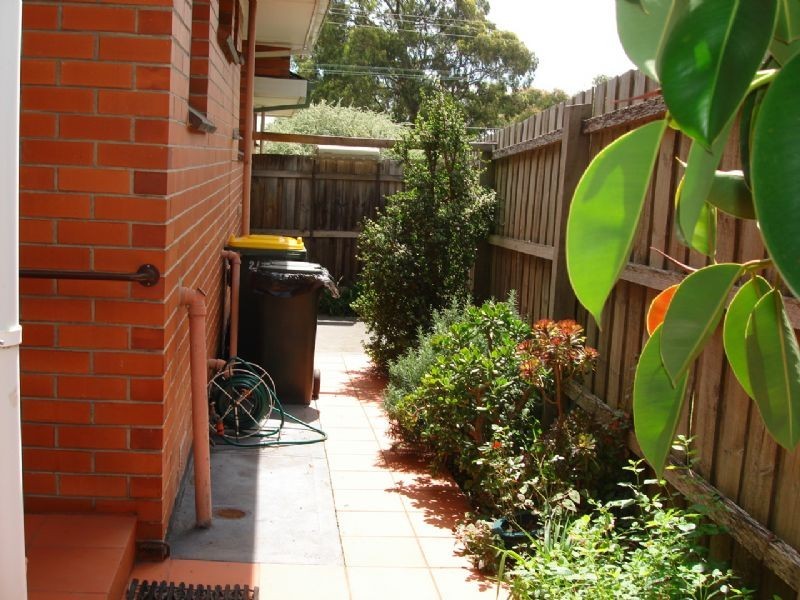 2/119 Holland Road, Blackburn South VIC 3130