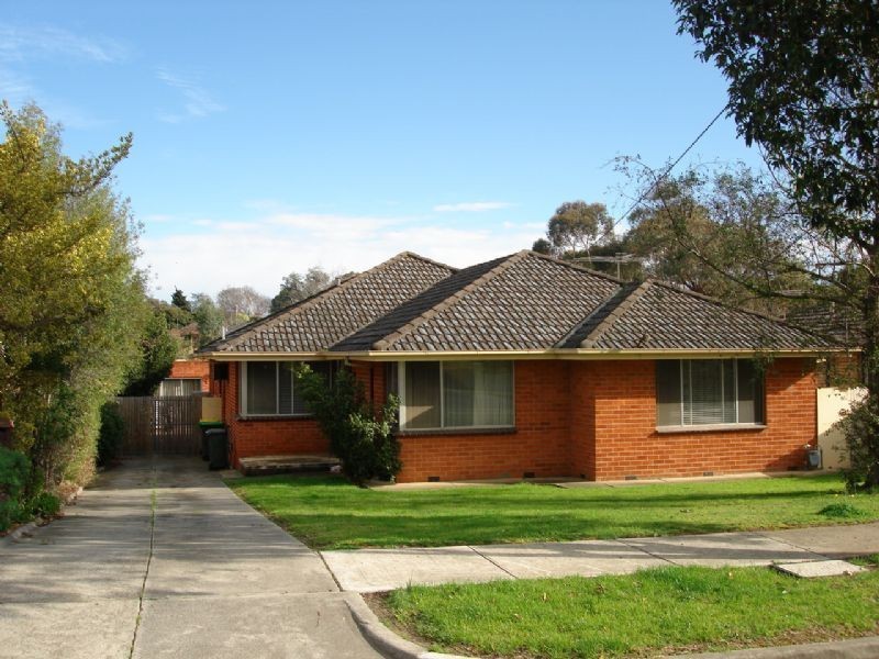 8 Raymond Street, Blackburn North VIC 3130
