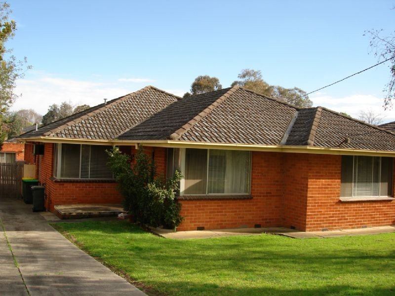 8 Raymond Street, Blackburn North VIC 3130