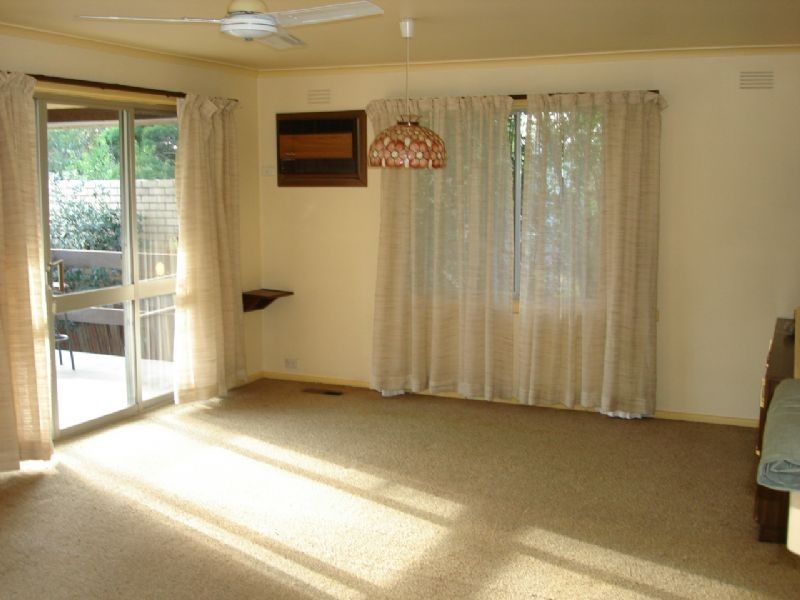 8 Raymond Street, Blackburn North VIC 3130