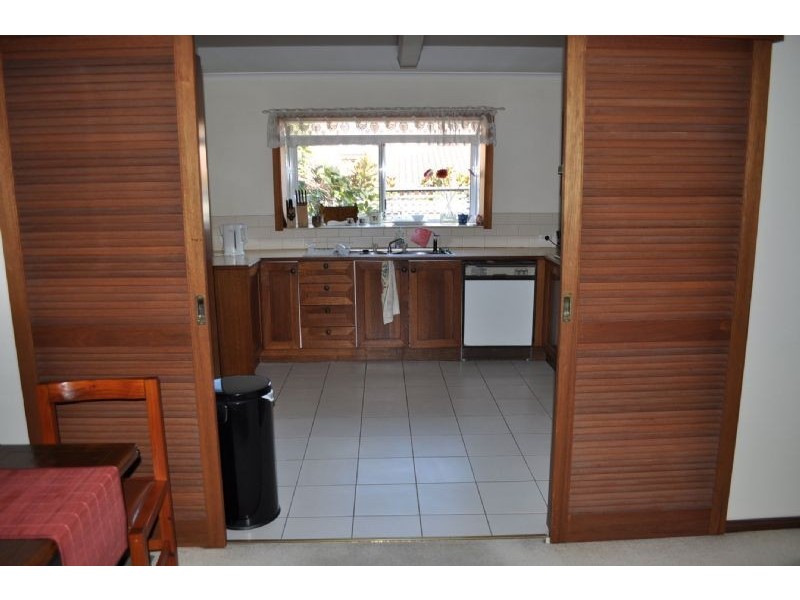 2/11 Vine Street, Blackburn VIC 3130