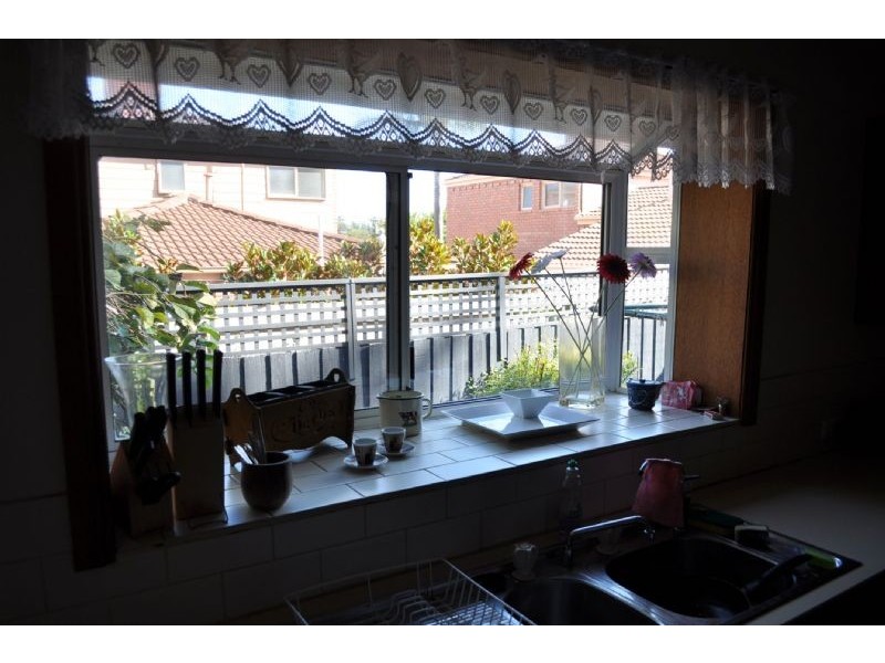 2/11 Vine Street, Blackburn VIC 3130