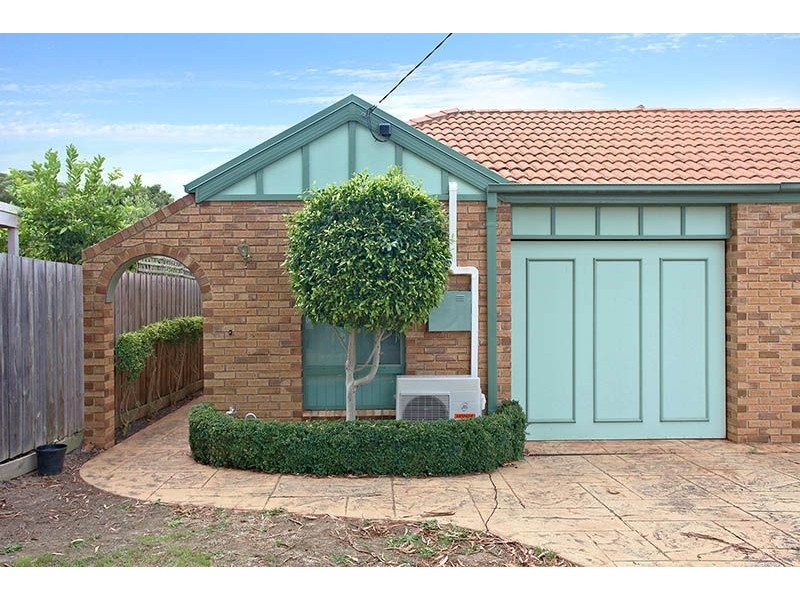 1/3 Vicki Street, Blackburn South VIC 3130