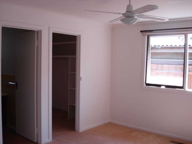 2/20 Service Road, Blackburn VIC 3130