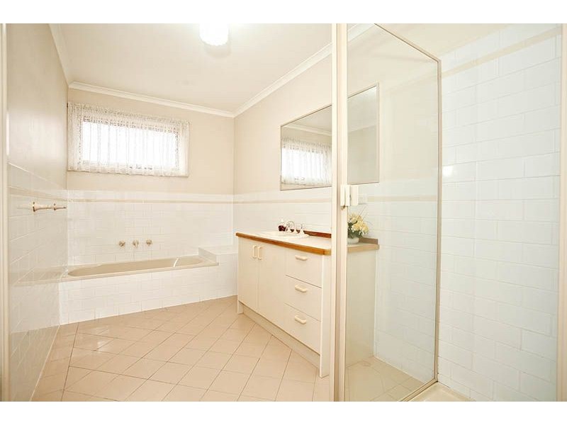 2 Oke Street, Ringwood East VIC 3135