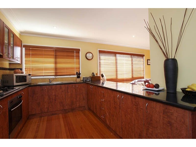 4 Neil Court, Blackburn South VIC 3130