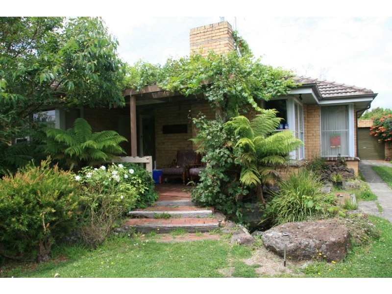6 Rosen Street, Blackburn South VIC 3130