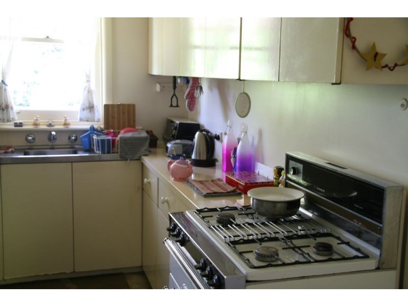 6 Rosen Street, Blackburn South VIC 3130