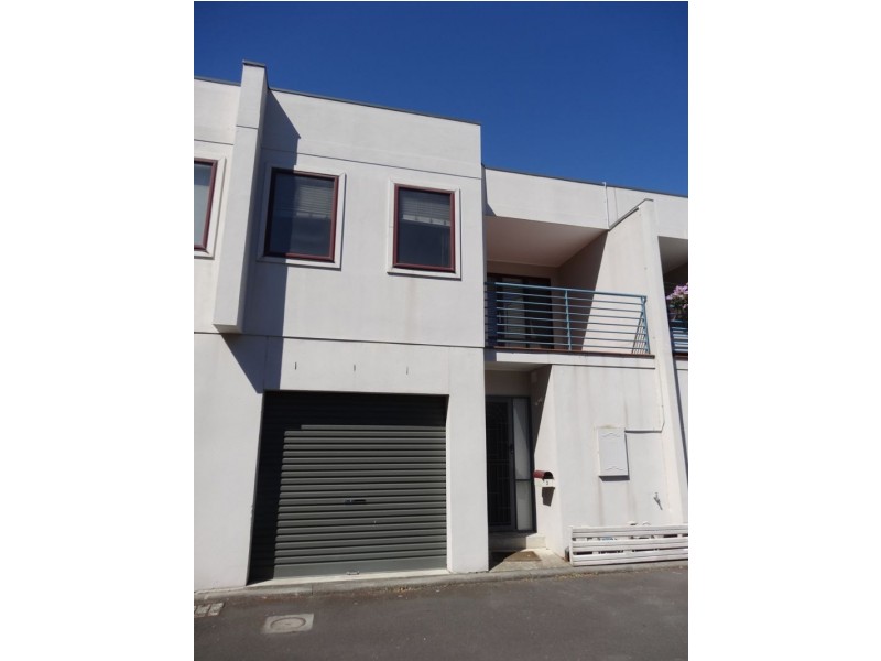 3 Lincoln Mews, Kensington VIC 3031