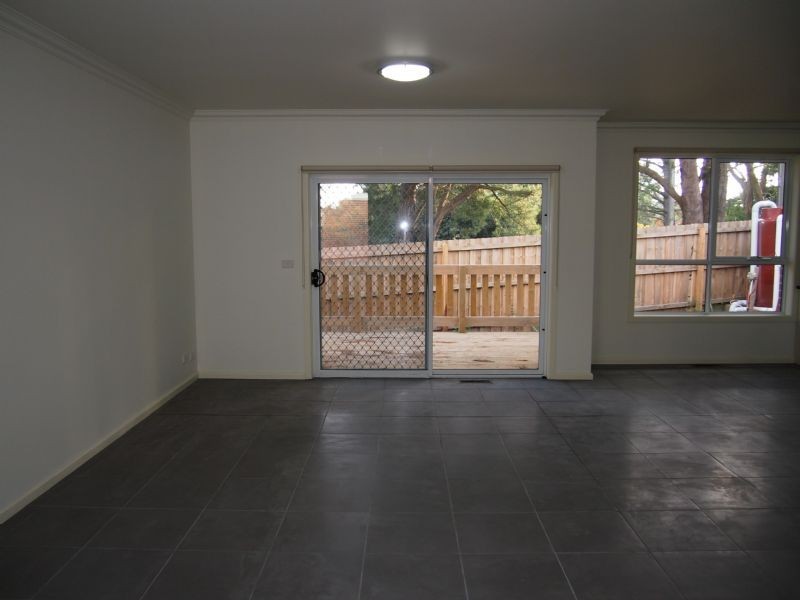 2/8 Lena Grove, Ringwood VIC 3134