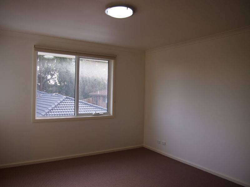 2/8 Lena Grove, Ringwood VIC 3134