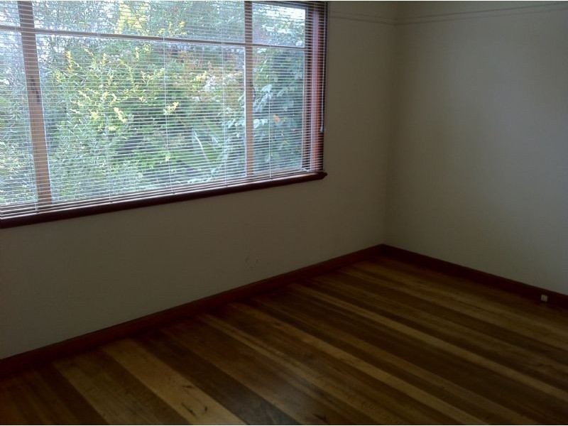 12 Dora Avenue, Blackburn VIC 3130