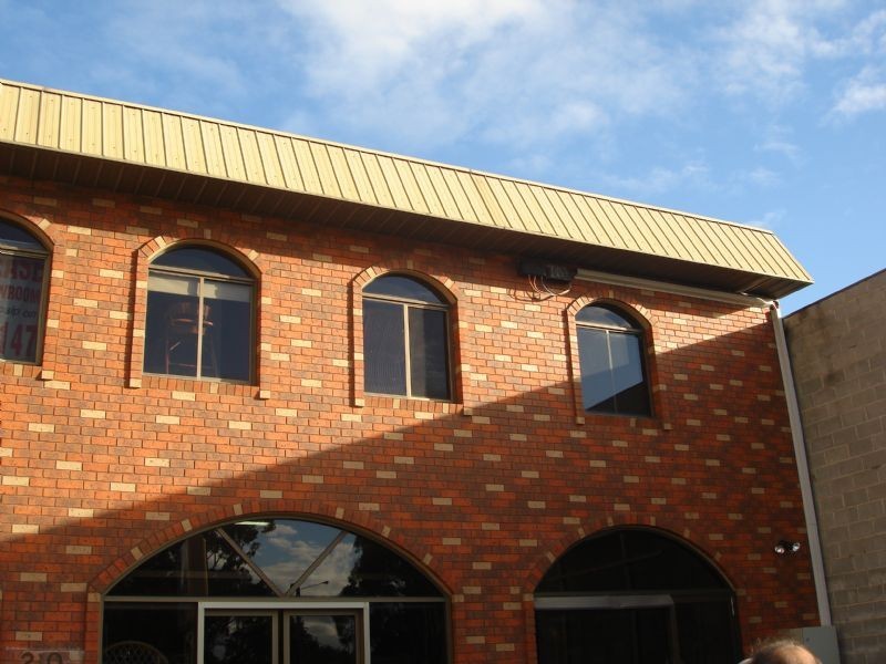 Upstairs/210 Whitehorse Road, Blackburn VIC 3130