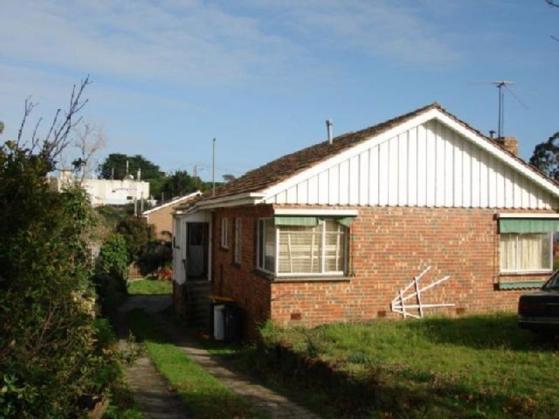 2 Laburnum, Blackburn VIC 3130