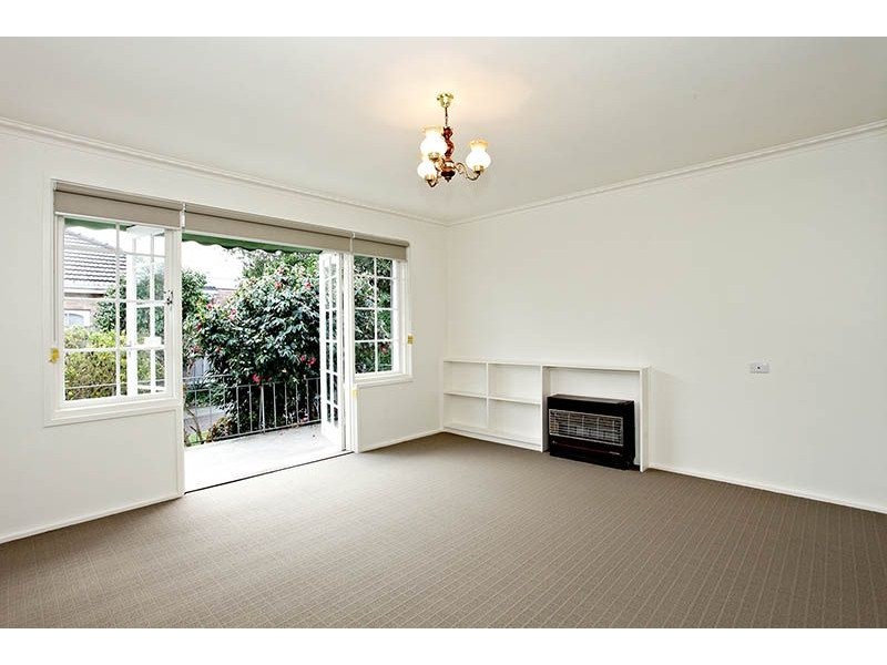 2/79 Surrey Road, Blackburn North VIC 3130