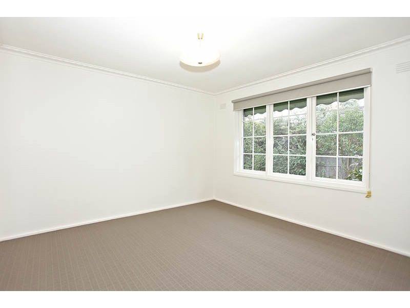 2/79 Surrey Road, Blackburn North VIC 3130