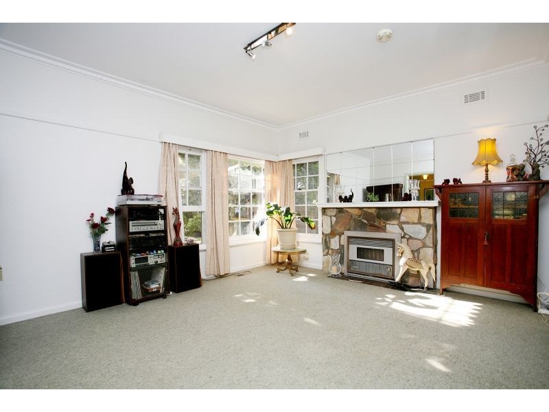 18 O’Shannessy Street, Nunawading VIC 3131