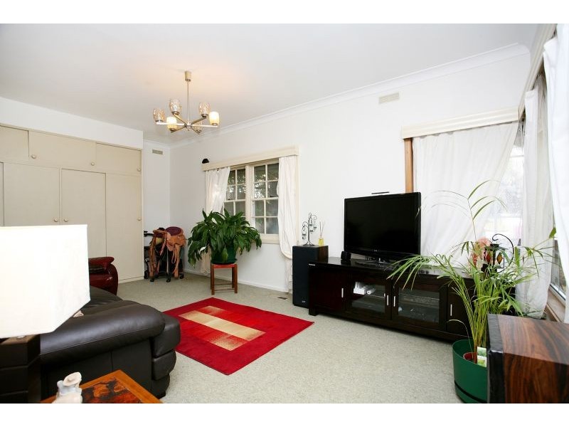 18 O’Shannessy Street, Nunawading VIC 3131