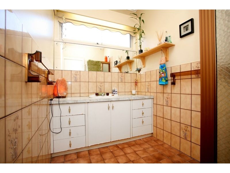18 O’Shannessy Street, Nunawading VIC 3131