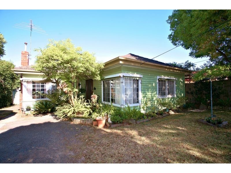 18 O’Shannessy Street, Nunawading VIC 3131