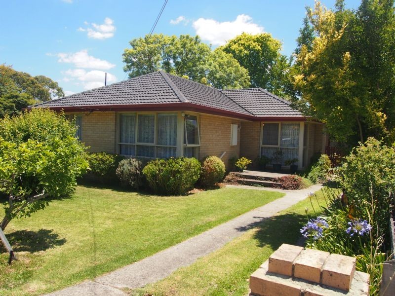 13 Bond Avenue, Blackburn South VIC 3130