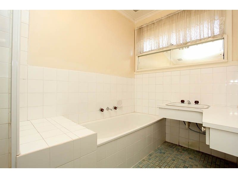 8 Shaun Avenue, Blackburn South VIC 3130