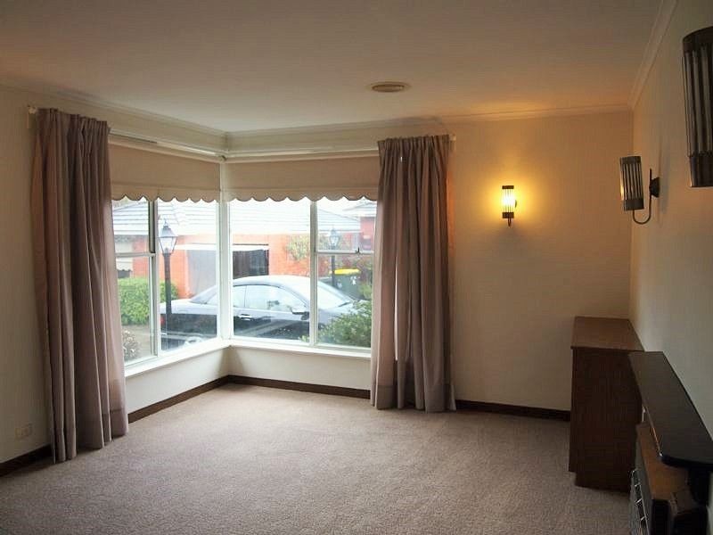 2/15 Central Avenue, Burwood VIC 3125