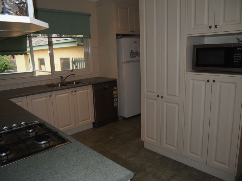 42 Lasiandra Avenue, Forest Hill VIC 3131