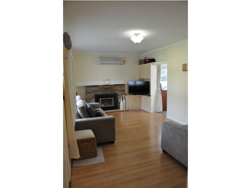 11 Brae Grove, Nunawading VIC 3131