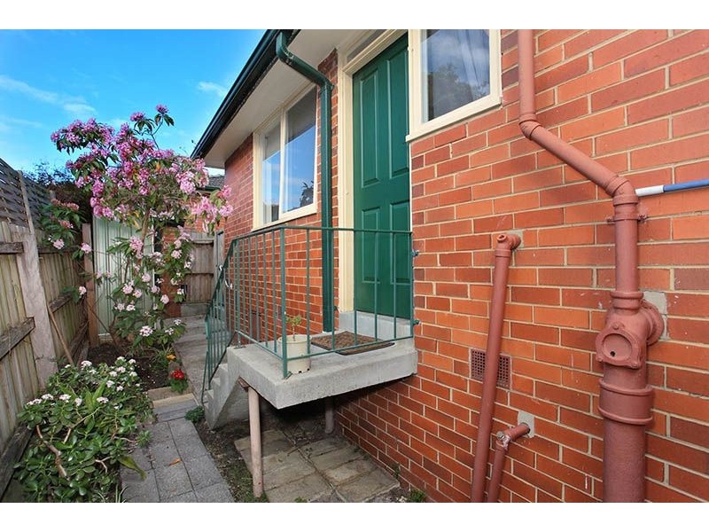 2/11 Main Street, Blackburn VIC 3130