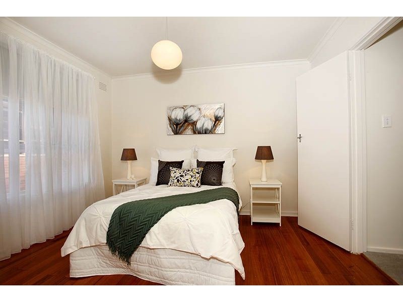 2/11 Main Street, Blackburn VIC 3130