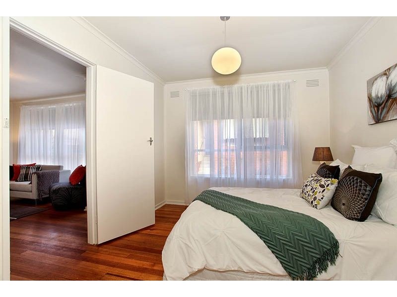 2/11 Main Street, Blackburn VIC 3130