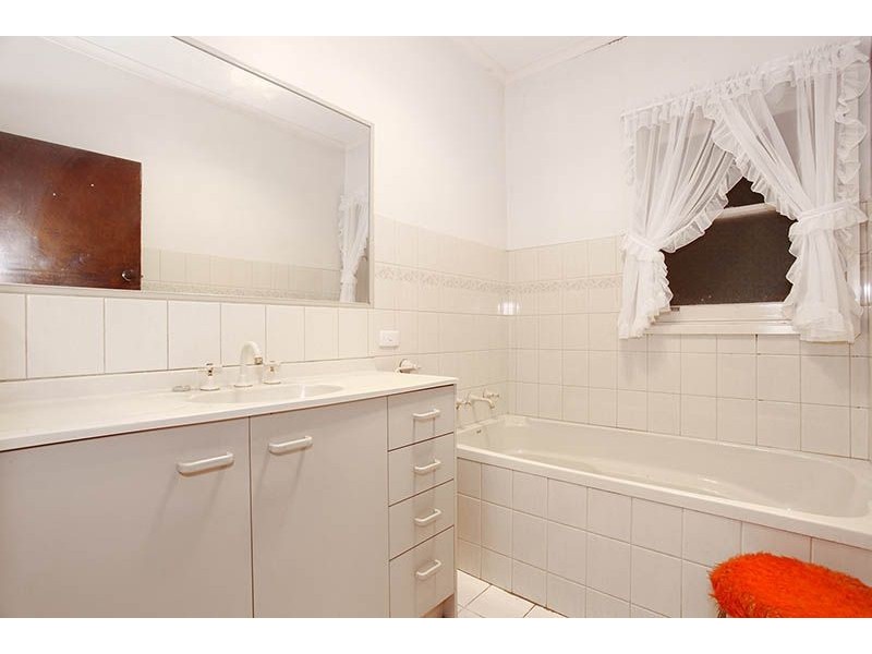 64 Heatherdale Road, Mitcham VIC 3132