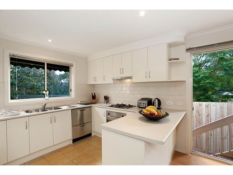 4/8 Sherwood Avenue, Ringwood East VIC 3135