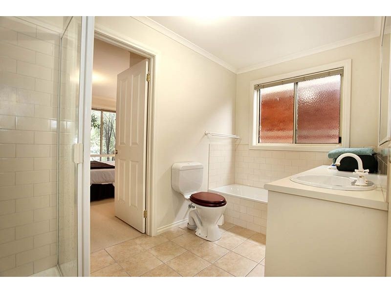 4/8 Sherwood Avenue, Ringwood East VIC 3135