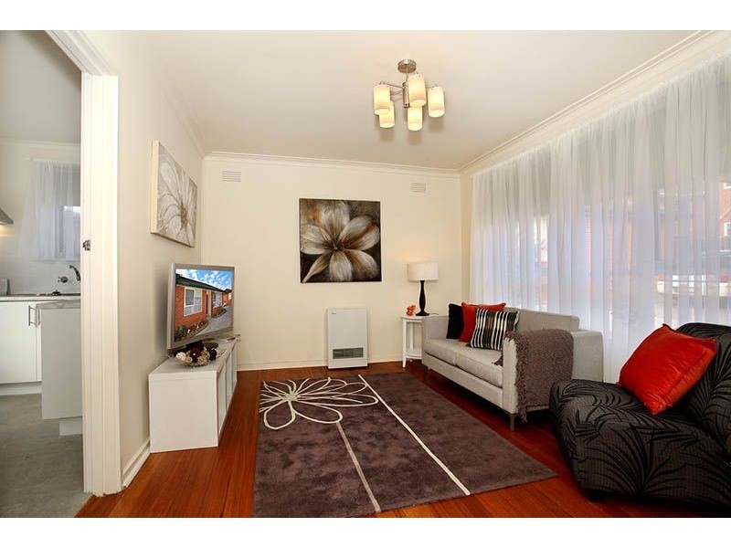 2/11 Main Street, Blackburn VIC 3130