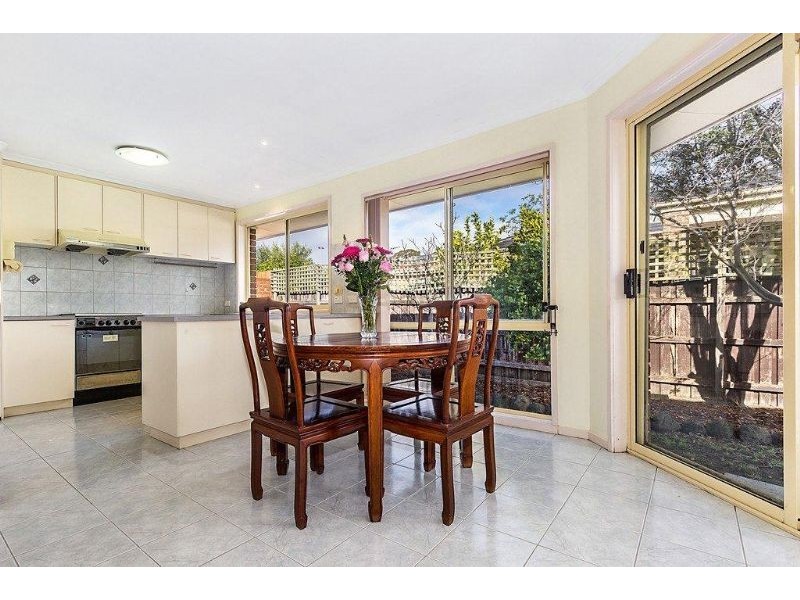 2/76 Shafer Road, Blackburn North VIC 3130