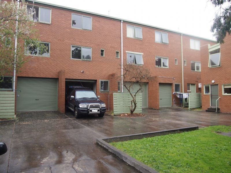 2/20 Albion Road, Box Hill VIC 3128