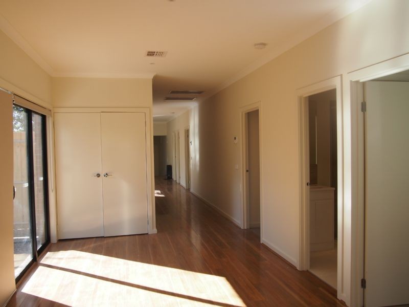 2 Meerut Street, Mitcham VIC 3132