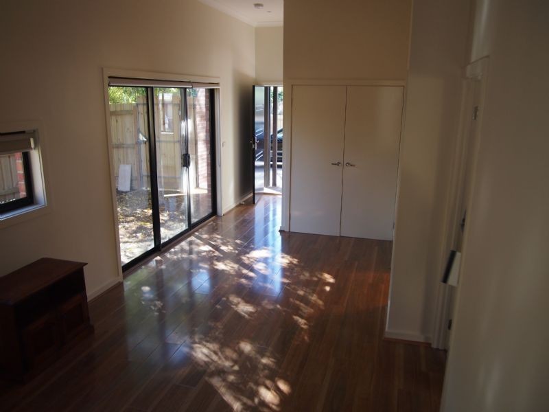 2 Meerut Street, Mitcham VIC 3132